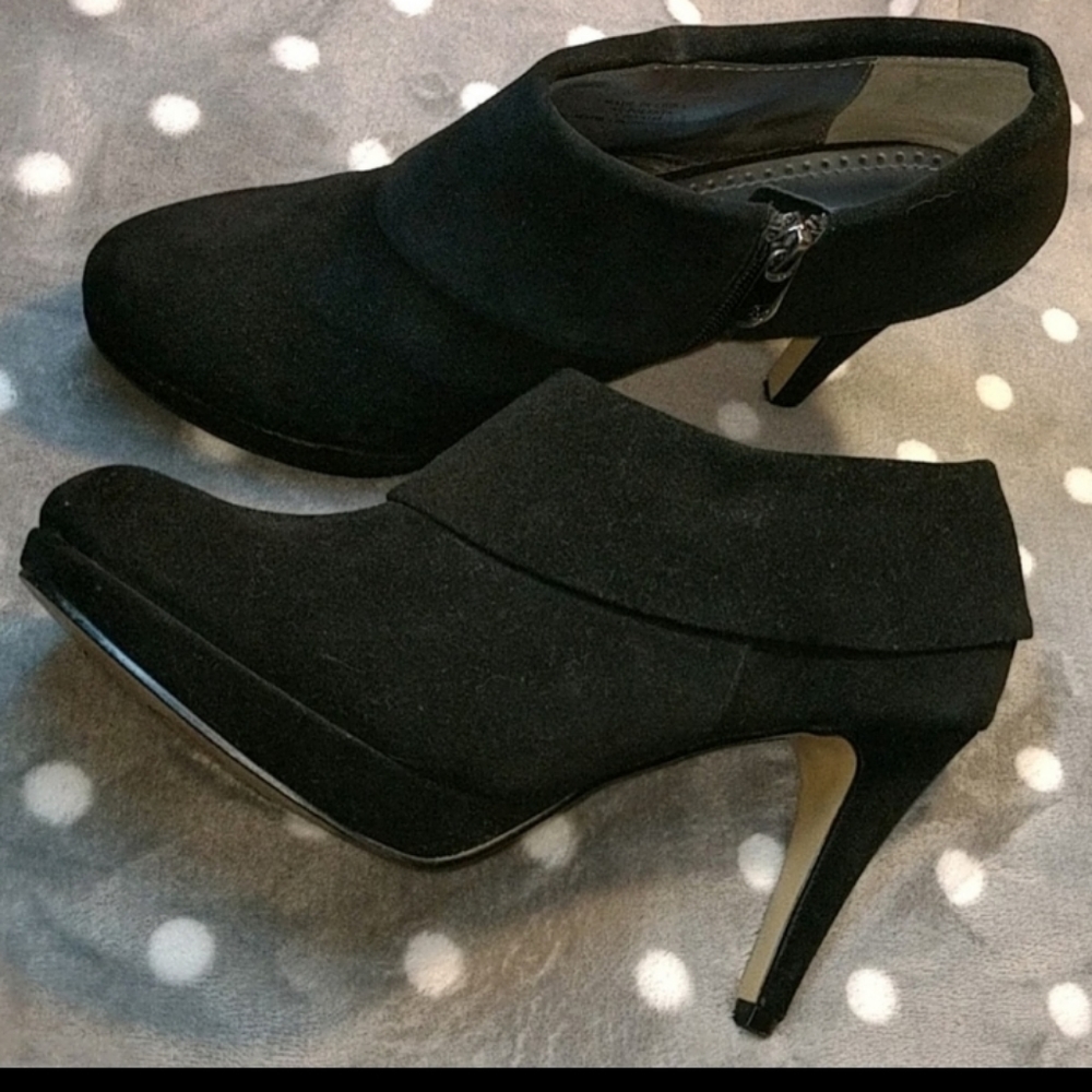Adrienne Vittadini Booties